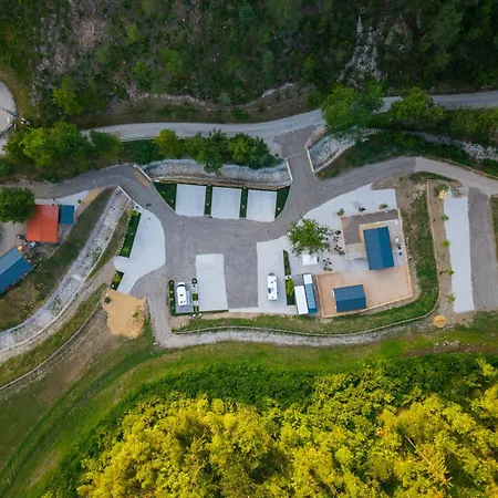 Barbana Lipizzans Camper Park - Pitches For Campers And Tents אתר קמפינג