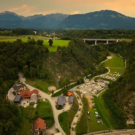 Campingplatz Barbana Lipizzans Camper Park - Pitches For Campers And Tents Radovljica