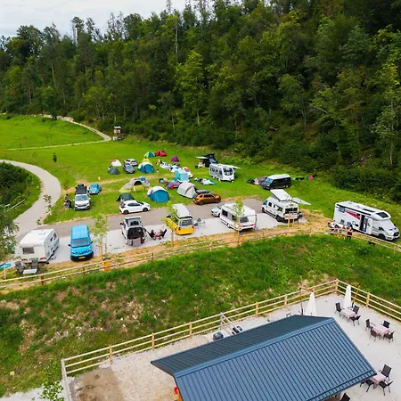 キャンプ場 Barbana Lipizzans Camper Park - Pitches For Campers And Tents *