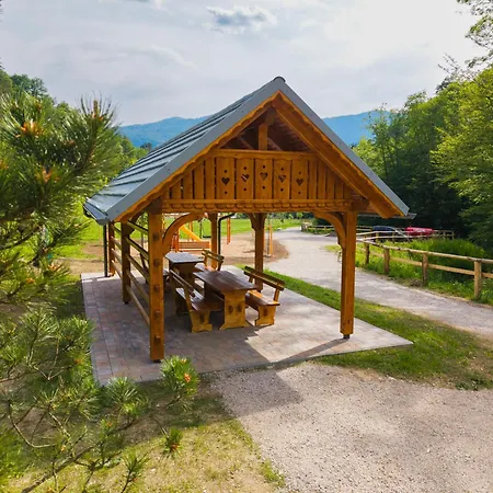Кемпинг Barbana Lipizzans Camper Park - Pitches For Campers And Tents Радовлица