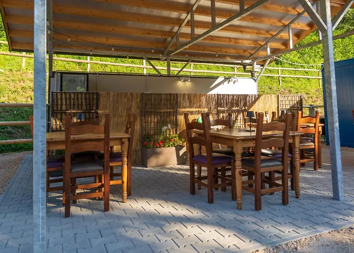 Barbana Lipizzans Camper Park - Pitches For Campers And Tents * ラドヴリツァ