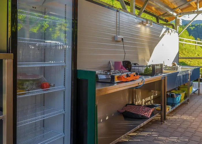 キャンプ場 Barbana Lipizzans Camper Park - Pitches For Campers And Tents *