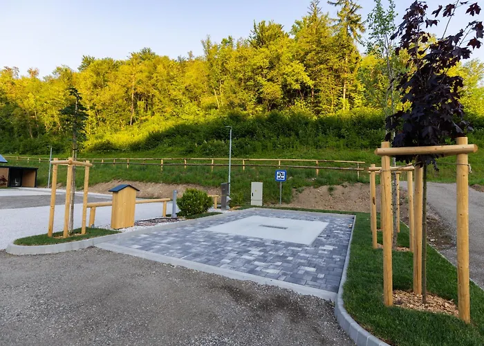 Barbana Lipizzans Camper Park - Pitches For Campers And Tents キャンプ場