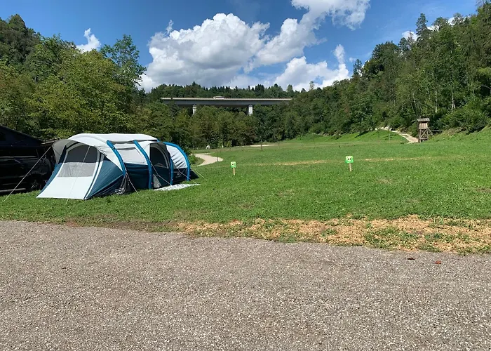 Barbana Lipizzans Camper Park - Pitches For Campers And Tents Kamp *