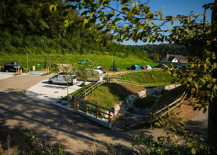 Barbana Lipizzans Camper Park - Pitches For Campers And Tents キャンプ場